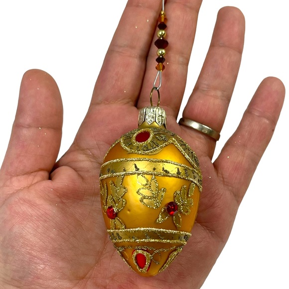 Red Envelope red & gold glass egg Christmas ornament w/handmade beaded hook - Picture 4 of 9